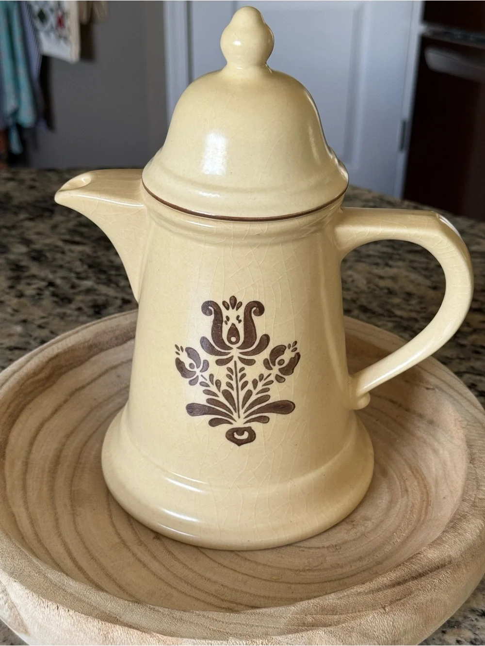 Pfaltzgraff Village Coffee Pot & Lid Vintage Stoneware Made In USA